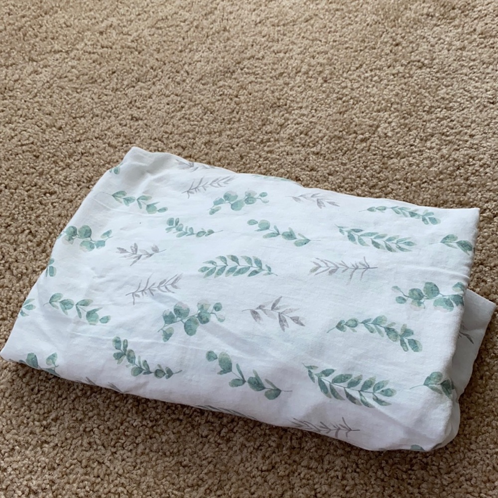 🌸Floral Leave Fitted Crib sheet🌸